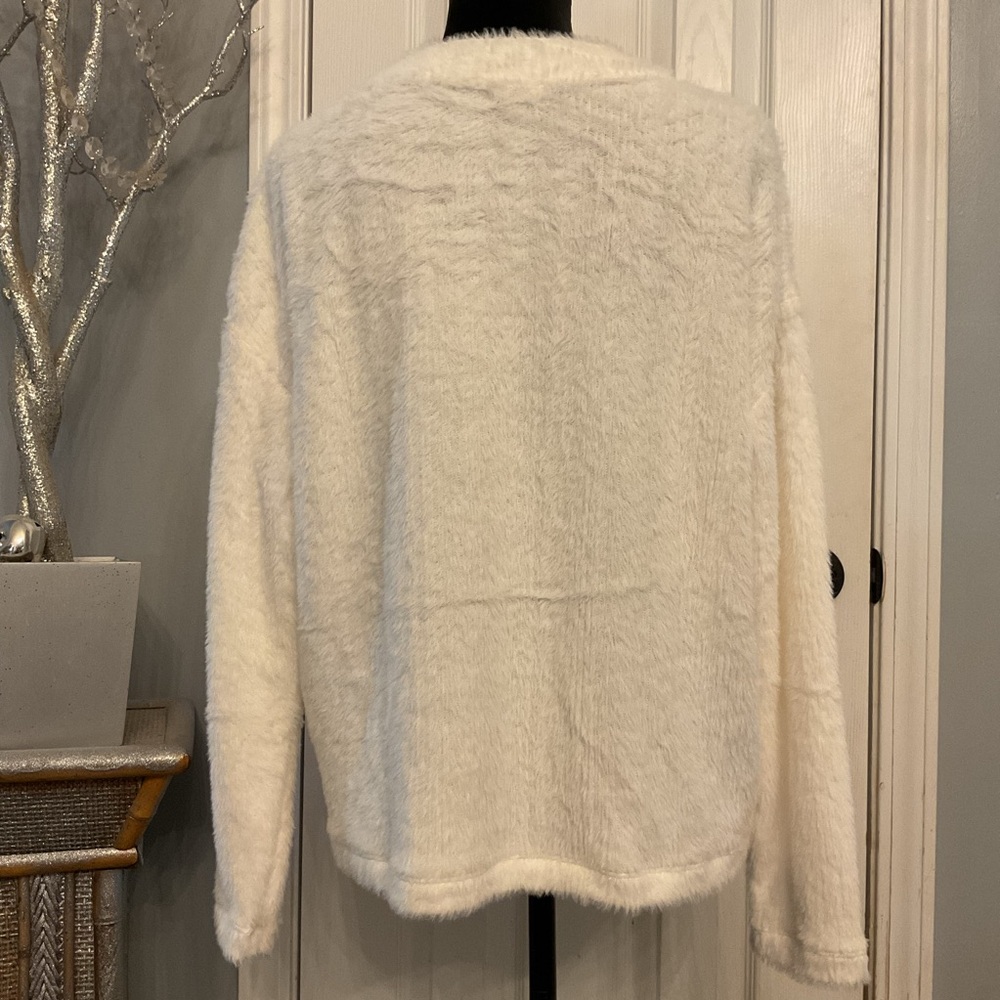 Fuzzy Cozy Pullover - Picture 6 of 8